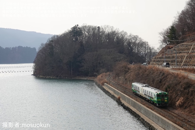 【JR東】「風っこストーブ女川号」が運転(2023)を沢田～浦宿間で撮影した写真