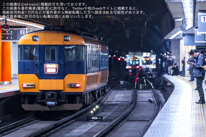 【近鉄】12200系「スナックカー」N53が高安検車区へ廃車回送を不明で撮影した写真