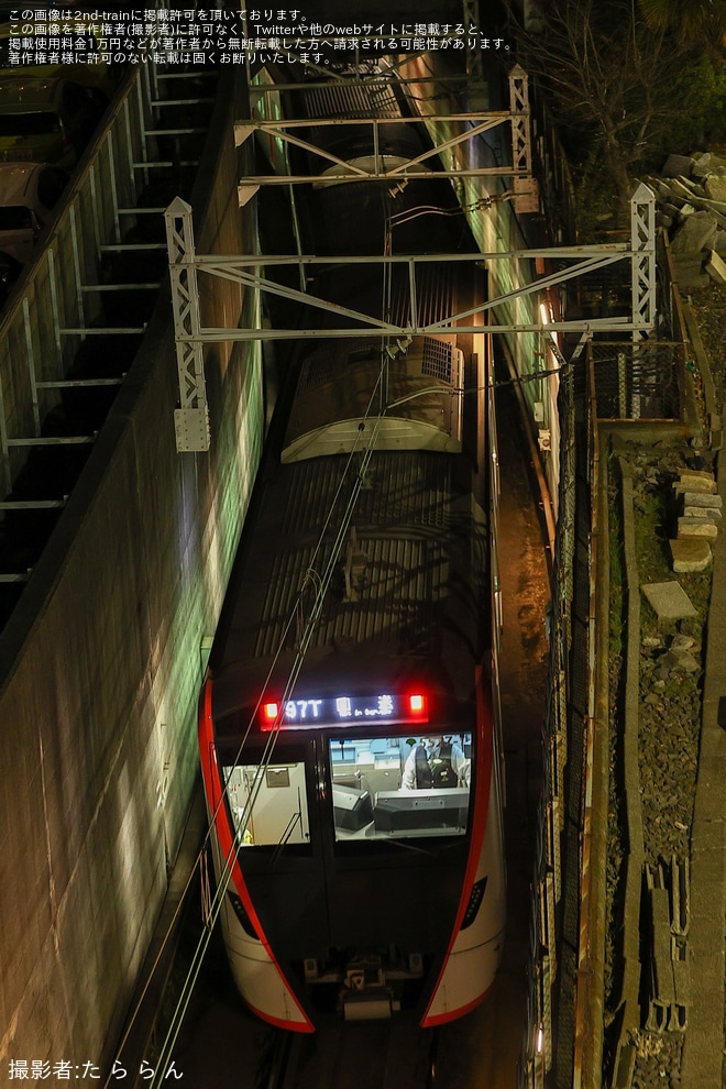 【都営】5500形5527編成浅草橋駅ホームドア輸送を不明で撮影した写真