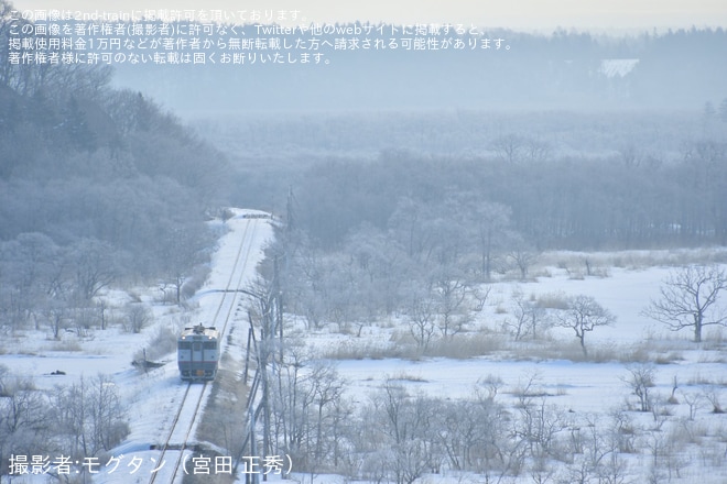【JR北】花咲線でキハ40-1747「復刻宗谷急行色」が代走を茶内〜厚岸間で撮影した写真