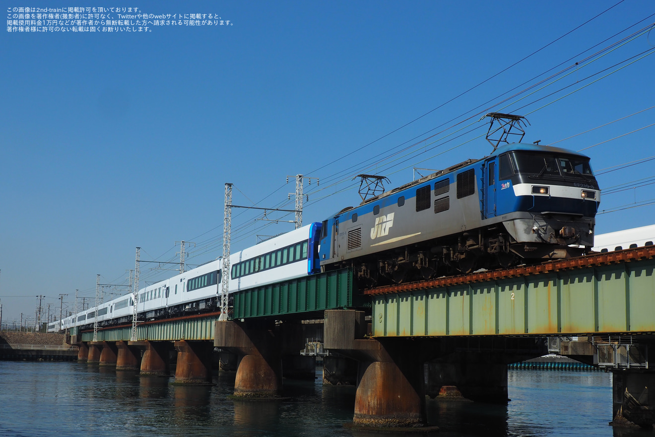 【東武】N100系「スペーシアX」甲種輸送の拡大写真