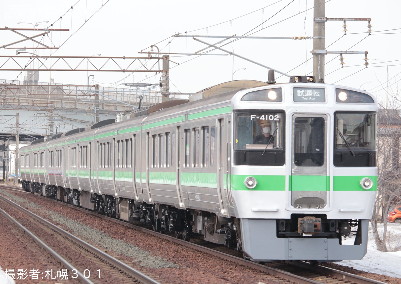 【JR北】721系F-4102+F-4202編成が苗穂工場出場試運転の拡大写真