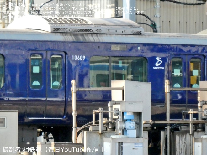 【相鉄】10000系10704×8(10704F)YOKOHAMA NAVY BLUE塗装へを不明で撮影した写真