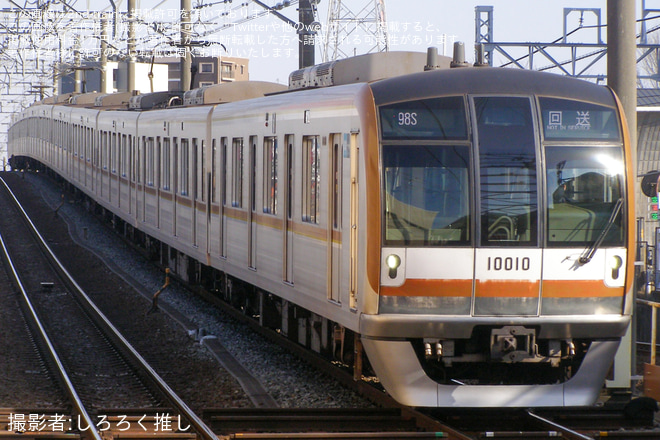 【メトロ】10000系10110Fが回送を和光市駅で撮影した写真