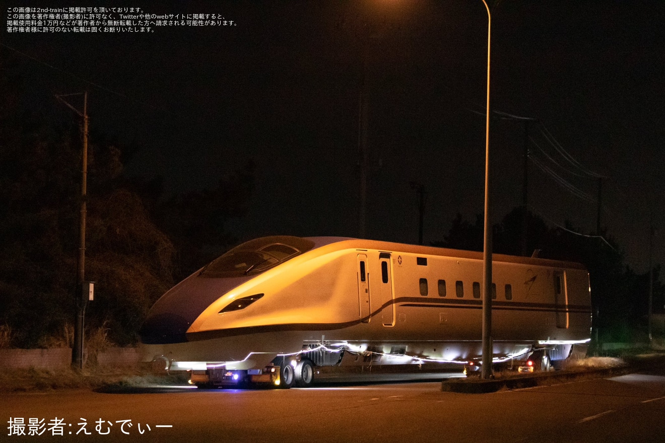 【JR東】E7系F46編成新幹線総合車両センターへ陸送の拡大写真