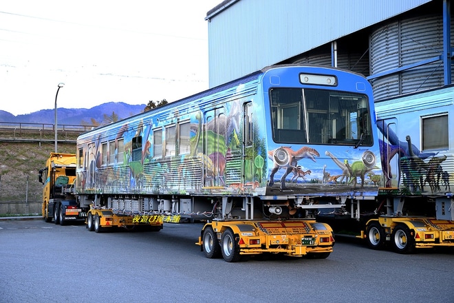 【えちぜん】元静岡鉄道の1000形1010号がえちぜん鉄道へ陸送を不明で撮影した写真