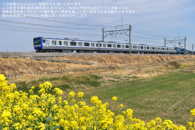 【JR東】E235系クラJ-21編成配給輸送を本庄～岡部間で撮影した写真