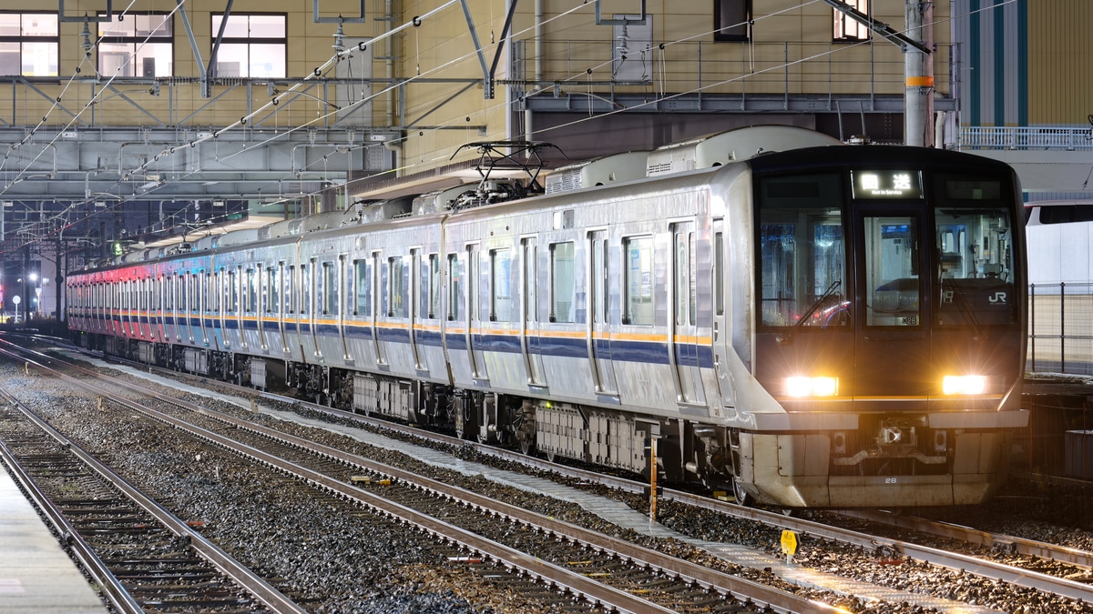 JR西】321系D28編成、207系S11編成+T9編成 直通快速運用後の返却