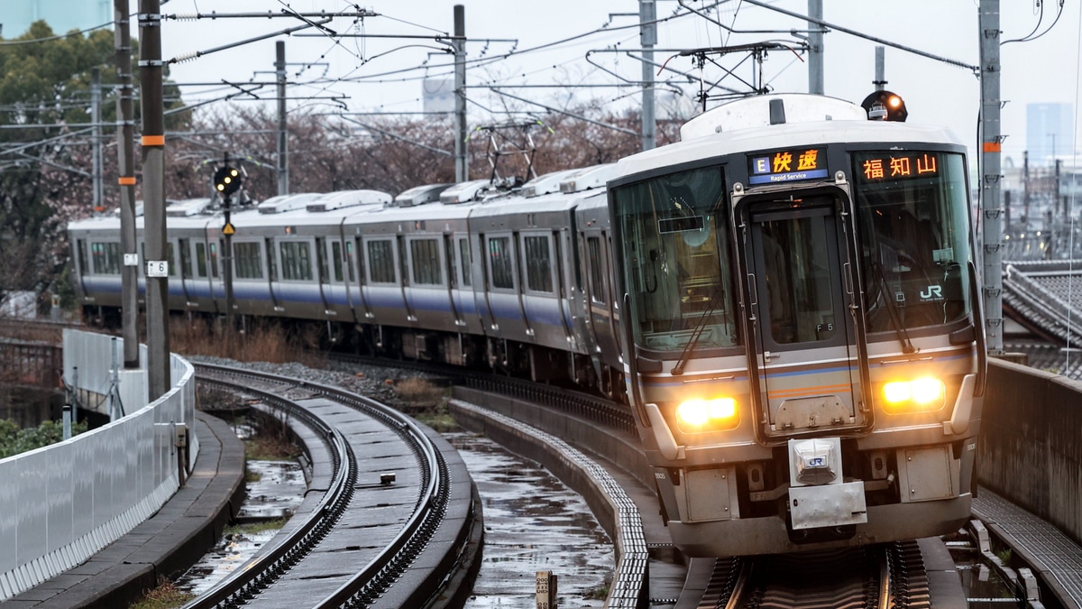 223系0番台８両と103系 - 鉄道模型