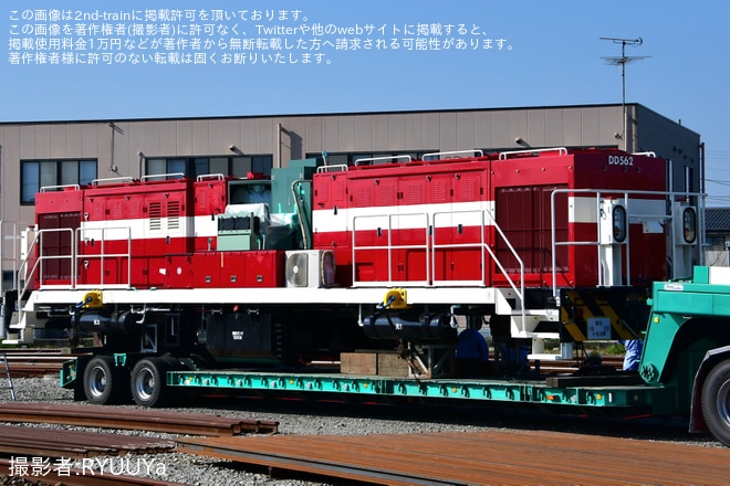 【福臨】新型車両DD56-2が到着を不明で撮影した写真