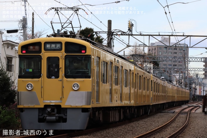 【西武】10両編成中8両が先頭車の2000系が新宿線で運転
