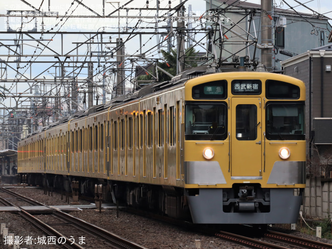 【西武】10両編成中8両が先頭車の2000系が新宿線で運転