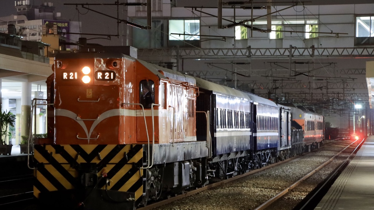 台鐵】木造客車30SPK2502、25TPK2053修繕を終えて出場回送 |2nd-train 