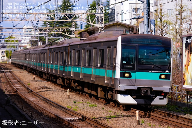【JR東】E233系マト17編成東京総合車両センター入場回送を原宿駅で撮影した写真