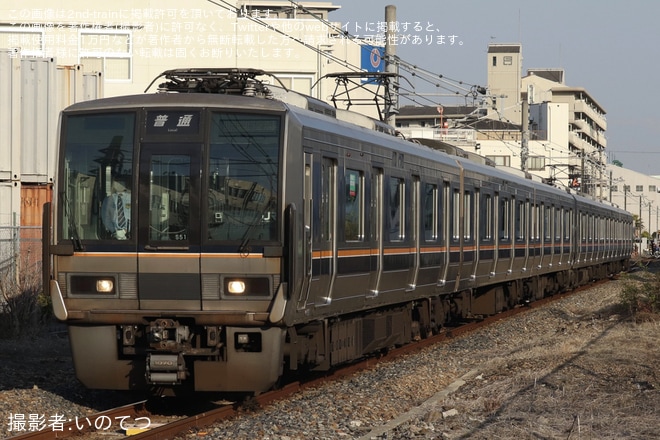 【JR西】207系S51編成+S15編成(3両編成+3両編成）が和田岬線を代走を不明で撮影した写真