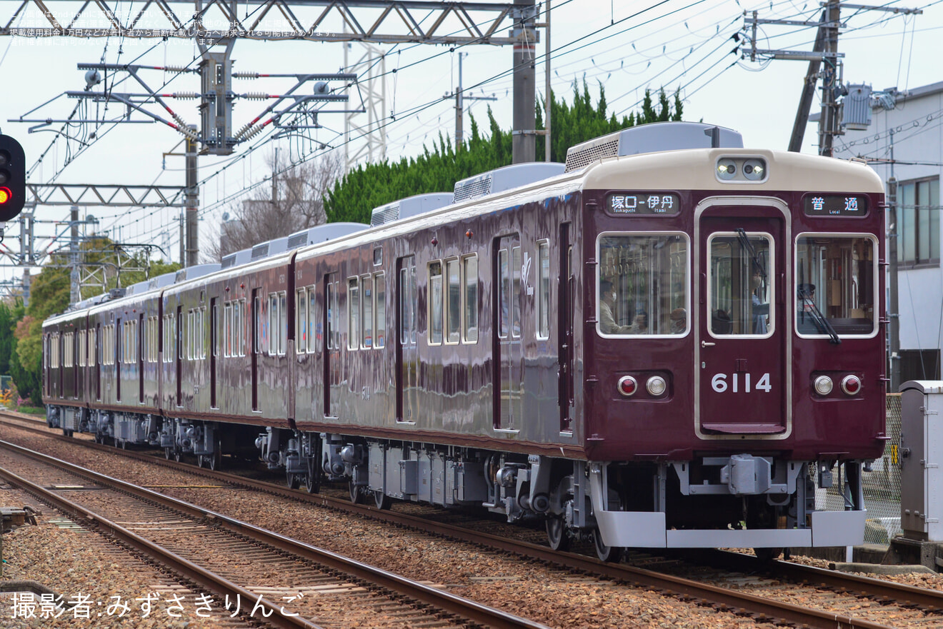【阪急】6000系6014F 伊丹線で運用を開始の拡大写真