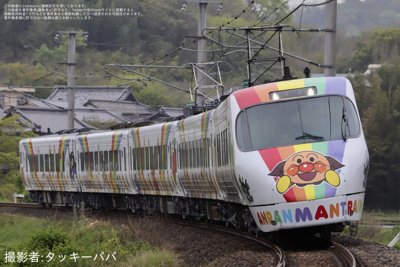 【JR四】8000系L3編成(アンパンマン列車) 多度津工場出場試運転の拡大写真
