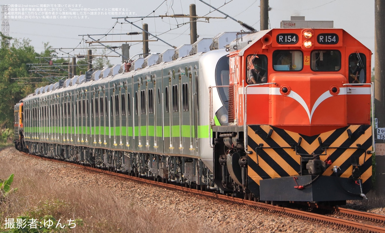 【台鐵】EMU900型第43編成が輸送の拡大写真