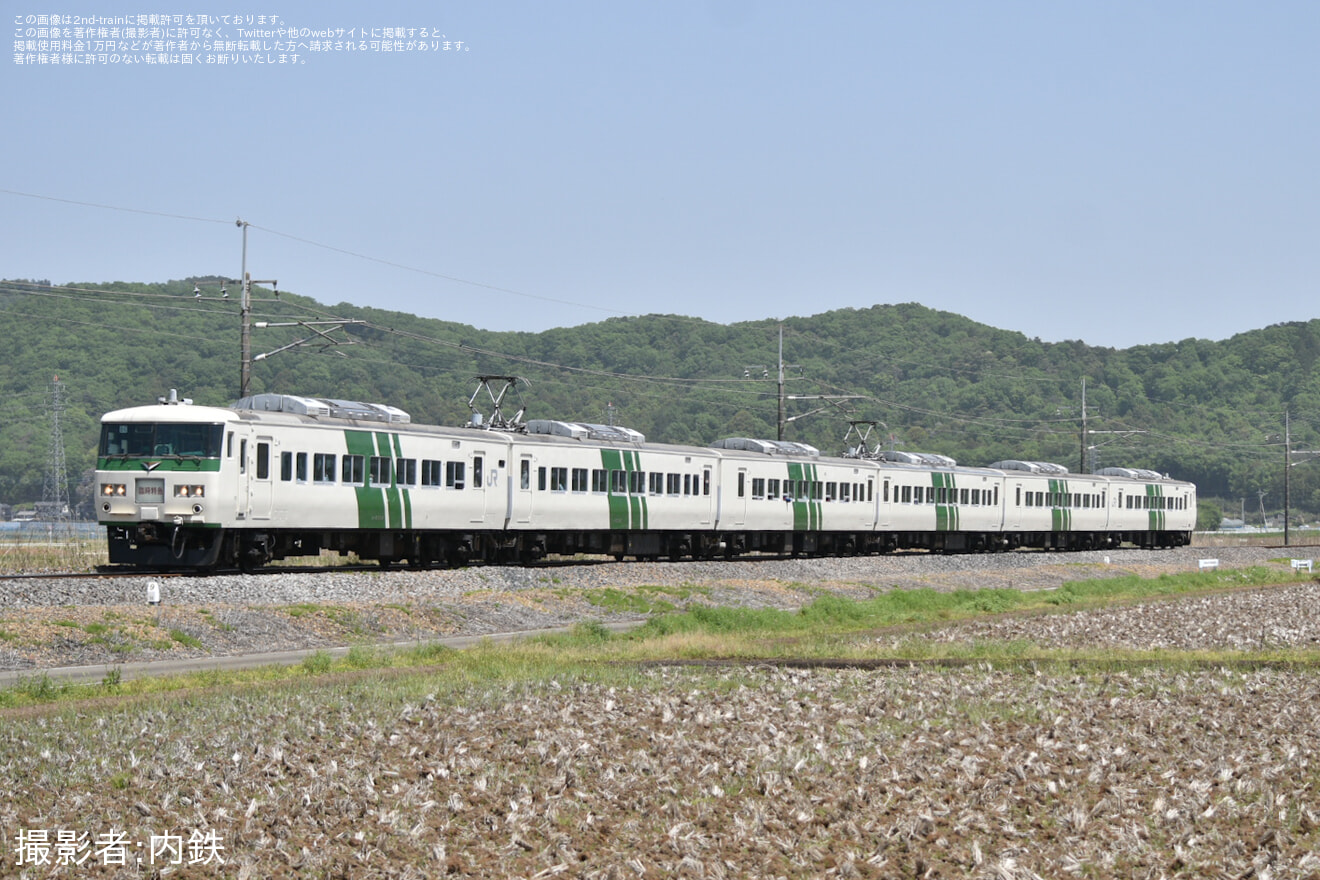 【JR東】185系 特急「あしかが大藤まつり号」が臨時運行の拡大写真