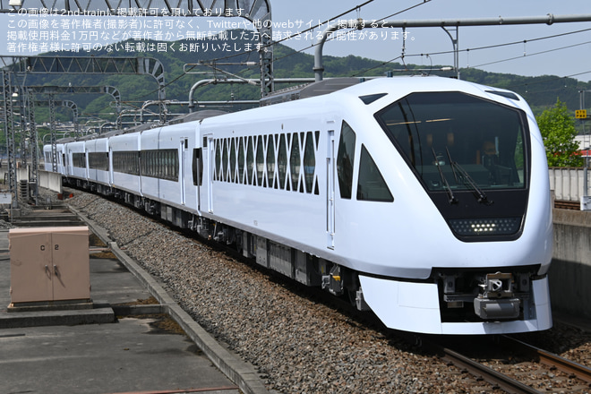 【東武】N100系N102F（スペーシアX）性能確認試運転を栃木駅で撮影した写真