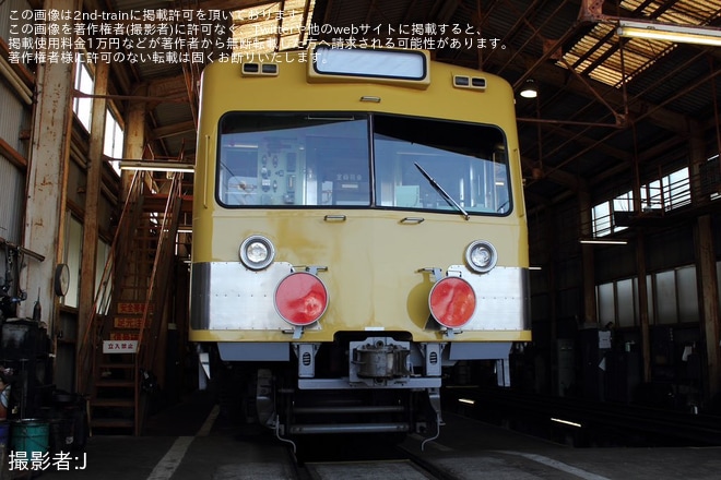 【三岐】801形805Fを使用した団体臨時列車を保々車両区で撮影した写真