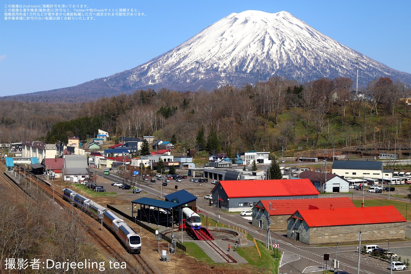 【JR北】「ノースレインボーエクスプレス」最後の函館山線経由団臨の拡大写真