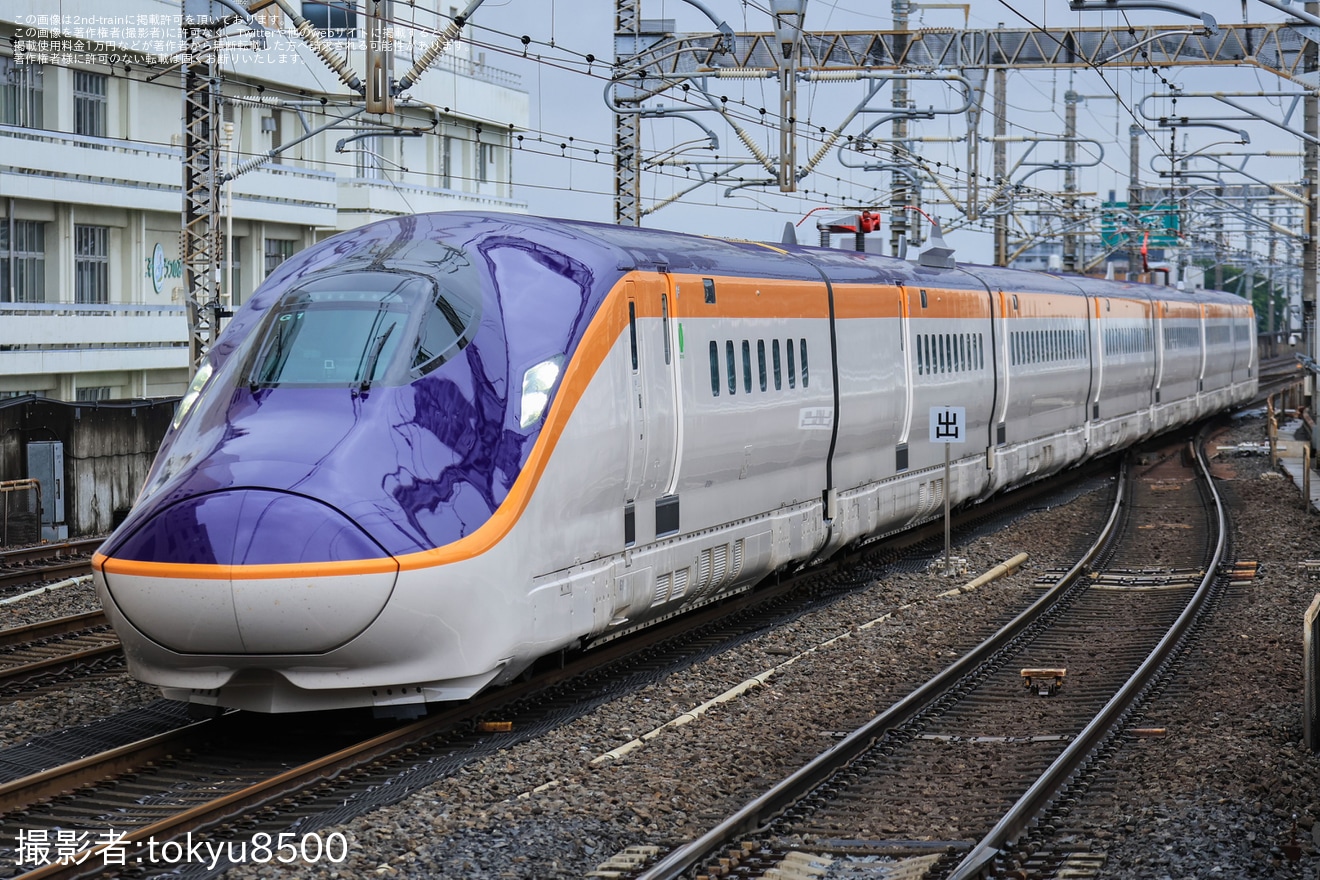 【JR東】E8系G1編成小山新幹線車両センターへ疎開回送の拡大写真