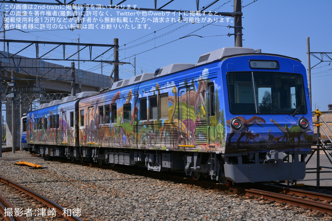【えちぜん】「新恐竜列車内覧会ツアー」開催 をえちぜん鉄道福井口車庫で撮影した写真