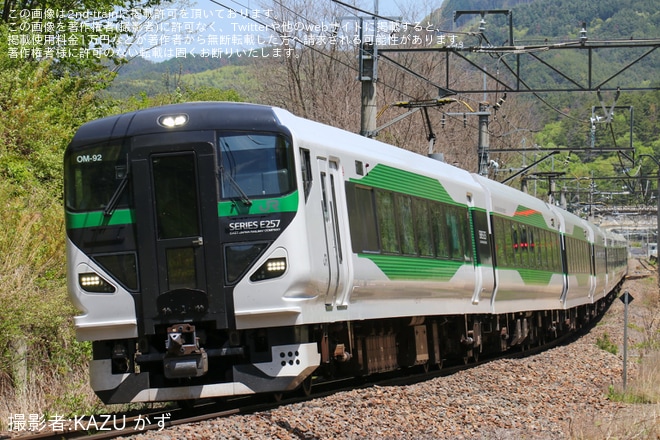 【JR東】E257系5000番台OM-92編成が長野から回送