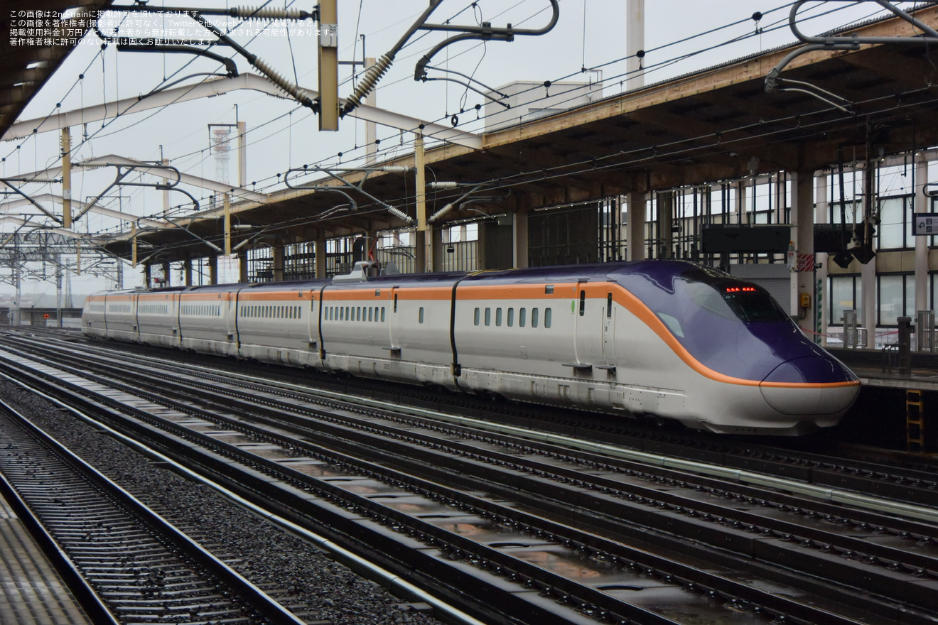 【JR東】E8系G1編成小山新幹線車両センターから疎開返却回送の拡大写真