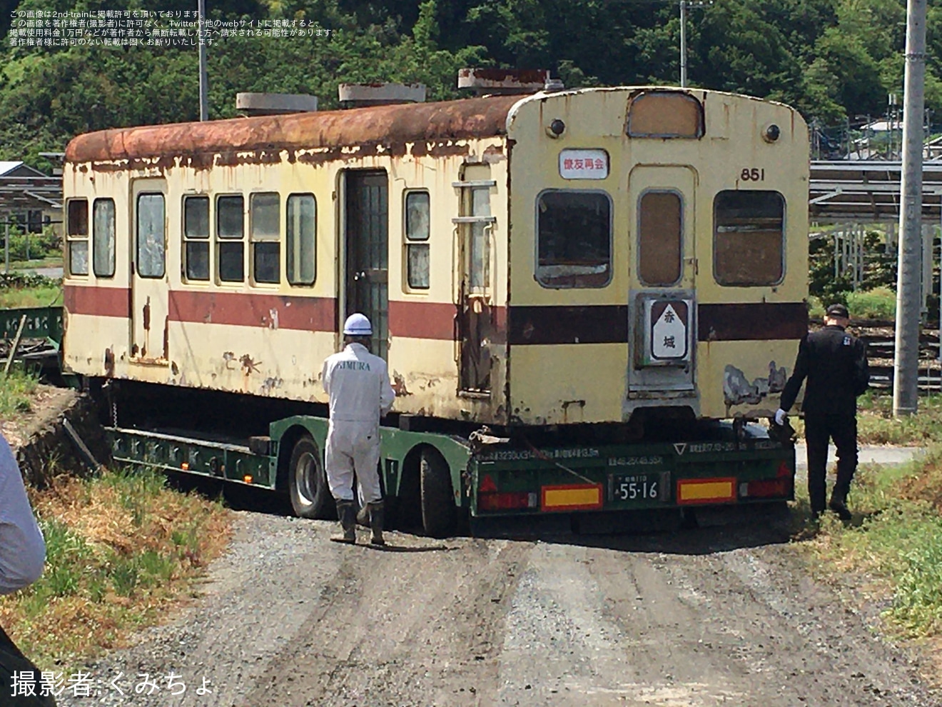 【小田急】元1800形クハ1851号車が群馬県へ陸送の拡大写真