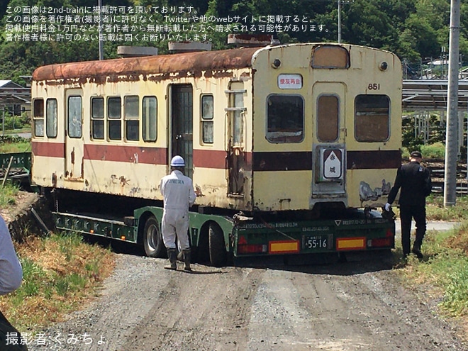 【小田急】元1800形クハ1851号車が群馬県へ陸送を不明で撮影した写真