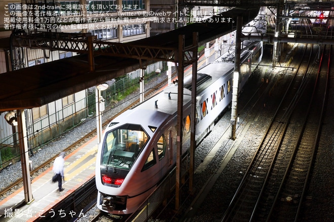 【東武】N100系スペーシアXのN101Fが大宮へを大宮駅付近で撮影した写真