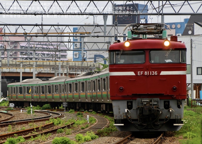 【JR東】E231系S-14編成が青森改造センターから秋田総合車両センターへ配給を不明で撮影した写真