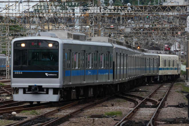 【小田急】8000形8053×4+3000形3254×6の試運転を海老名駅で撮影した写真