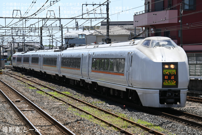 【JR東】651系1000番台オオOM205編成が宇都宮へ回送されるを久喜駅で撮影した写真