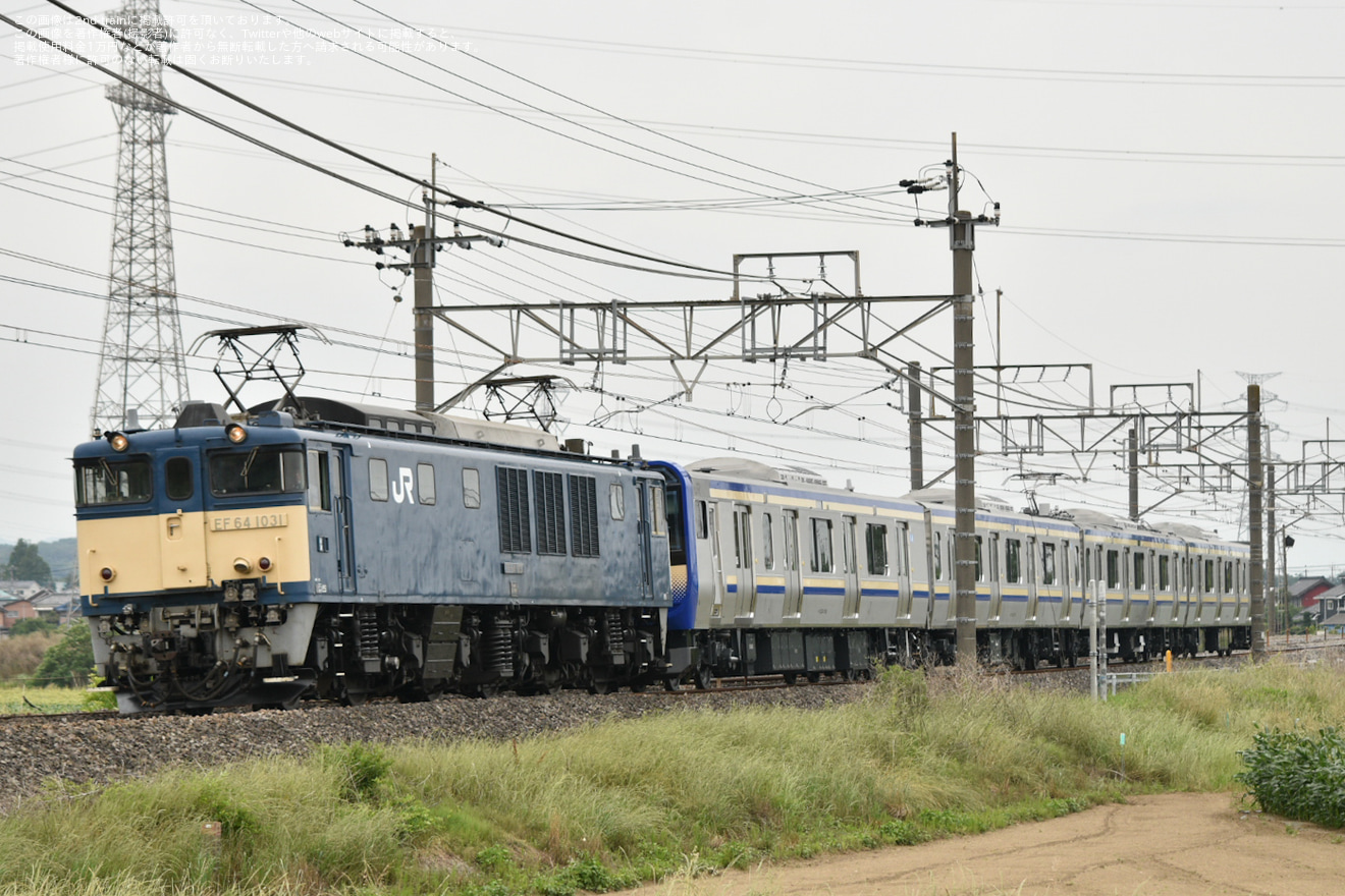 【JR東】E235系クラJ-24編成 配給輸送の拡大写真