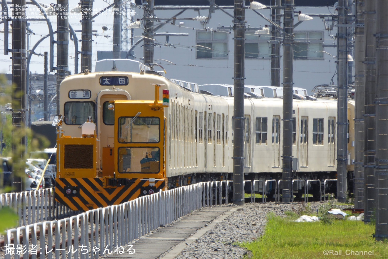 【東武】8000系8111Fが南栗橋車両管区で構内入換の拡大写真