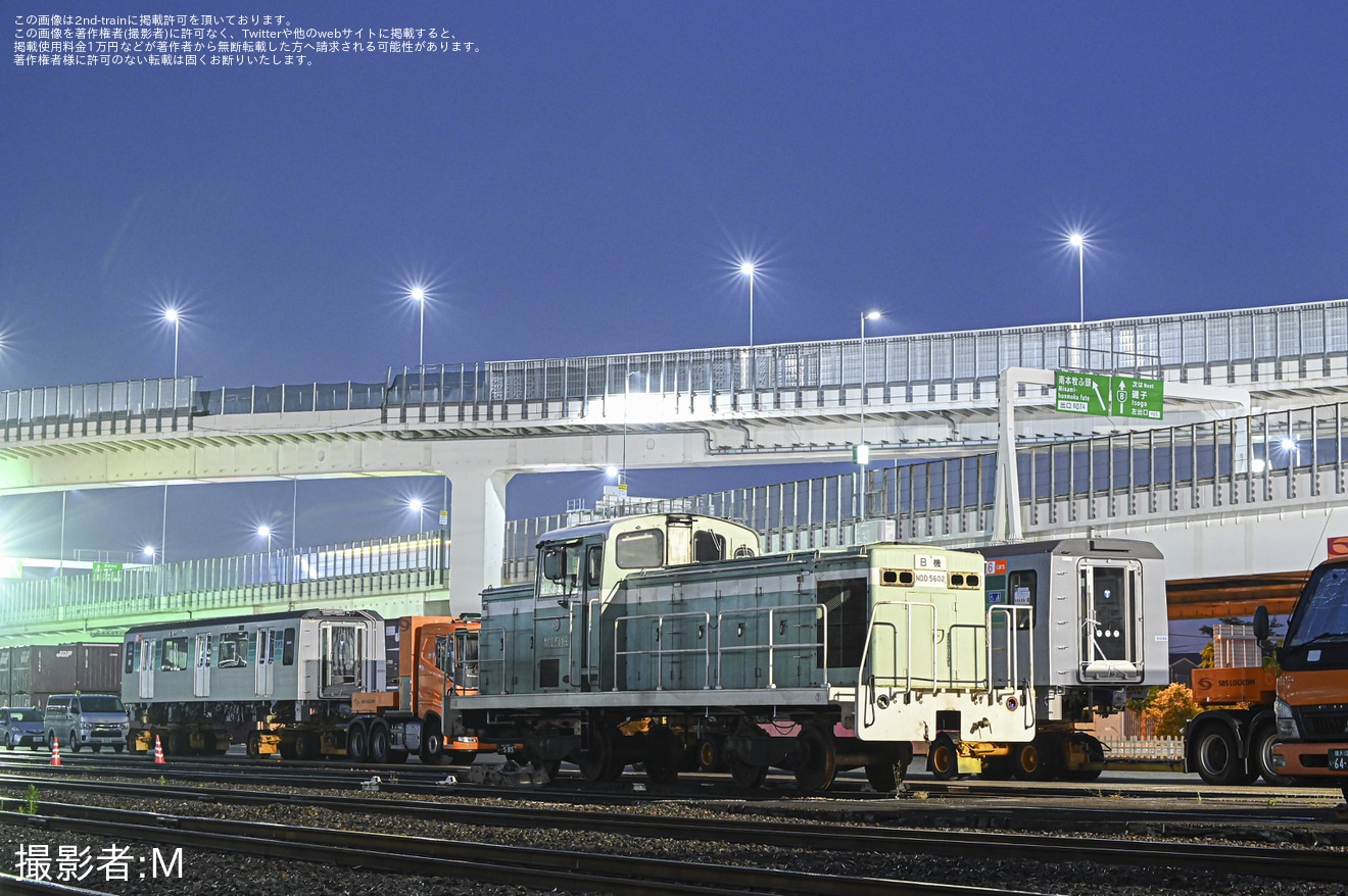 【横市交】10000形10081F中間車搬入陸送の拡大写真