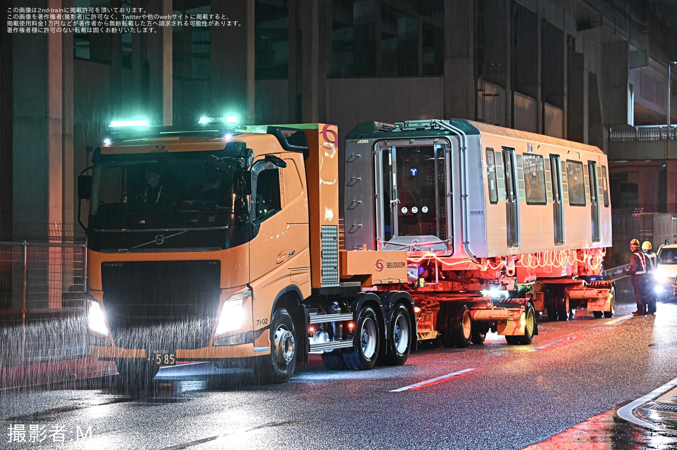 【横市交】10000形10081F中間車搬入陸送の拡大写真