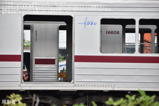 【東武】10000系11606Fの内装撤去が開始済