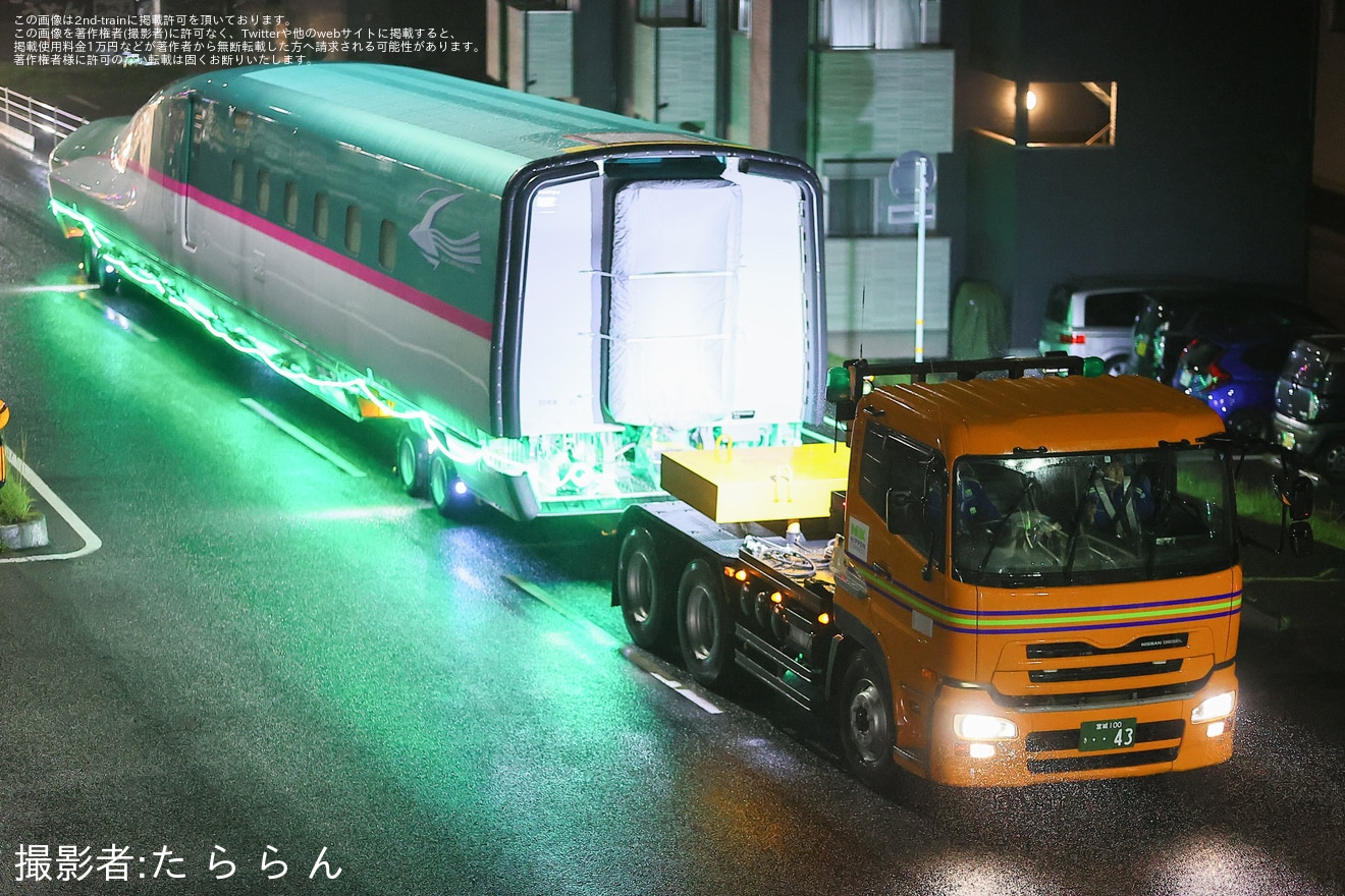 【JR東】E5系U48編成新幹線総合車両センターへ搬入・陸送の拡大写真