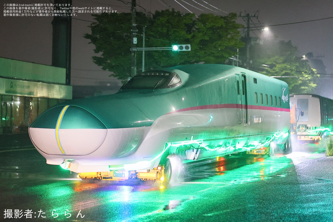 【JR東】E5系U48編成新幹線総合車両センターへ搬入・陸送の拡大写真