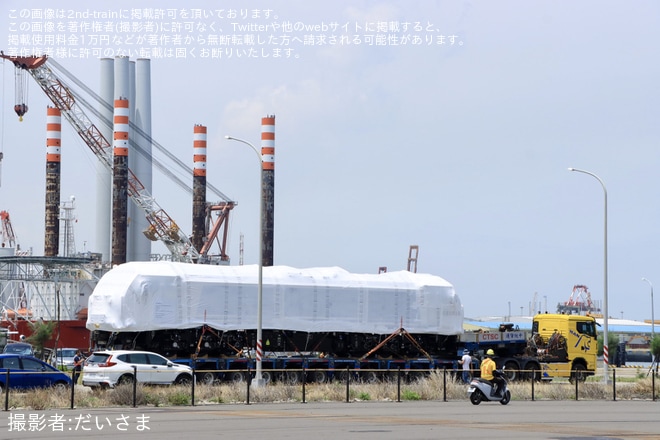 【台鐵】新型ディーゼル機関車R200型が台湾の埠頭内で陸送を不明で撮影した写真
