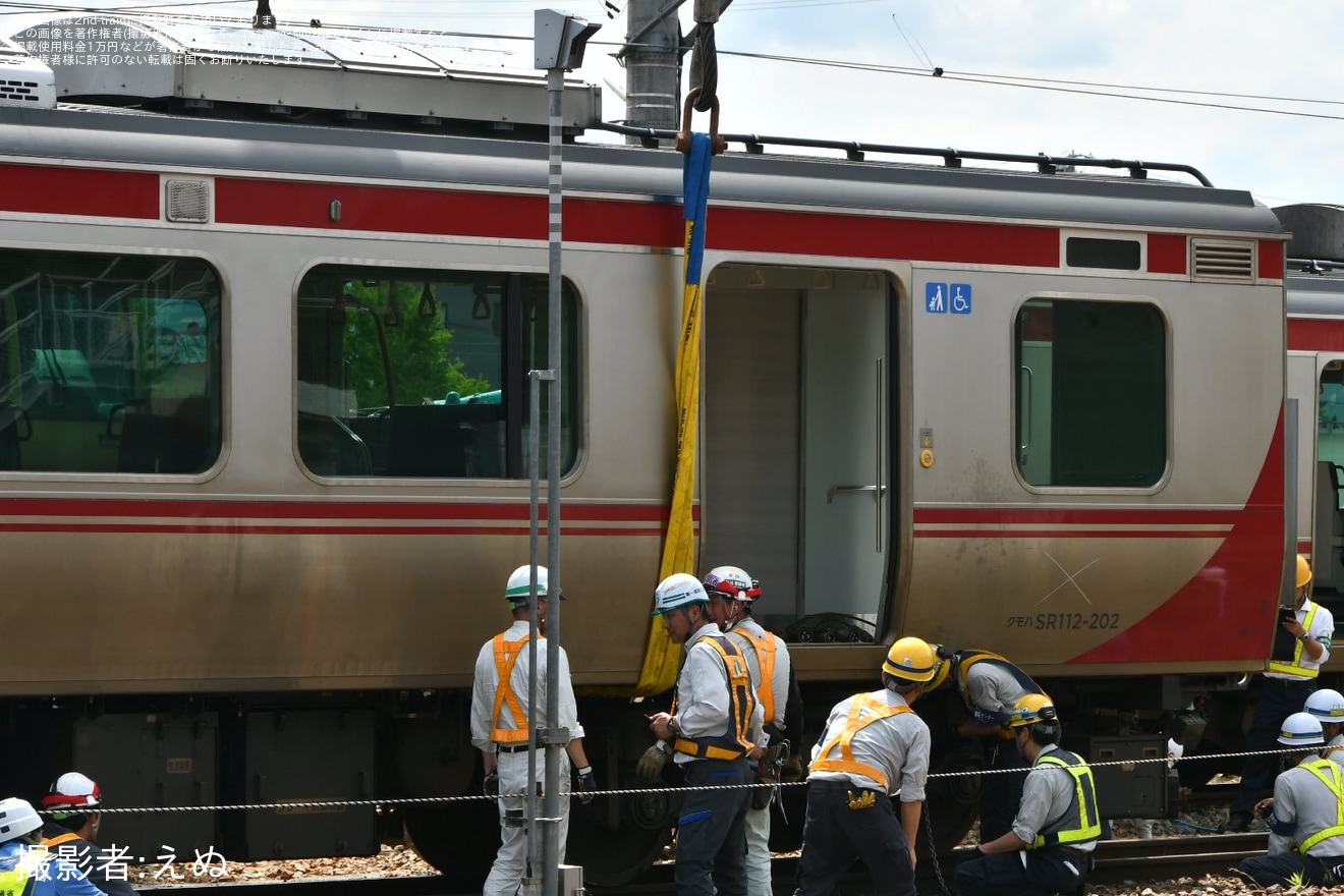 【しな鉄】脱線したSR1系S202編成が復線作業中の拡大写真