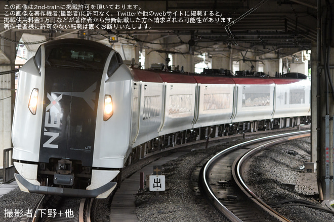 【JR東】E259系クラNe007編成 大宮総合車両センター入場回送を大崎駅で撮影した写真