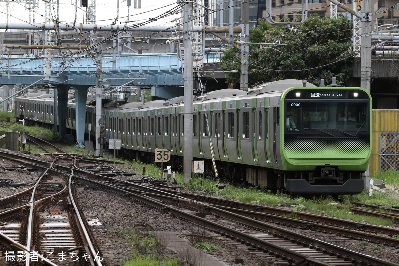 【JR東】E235系トウ20編成東京総合車両センター入場回送の拡大写真