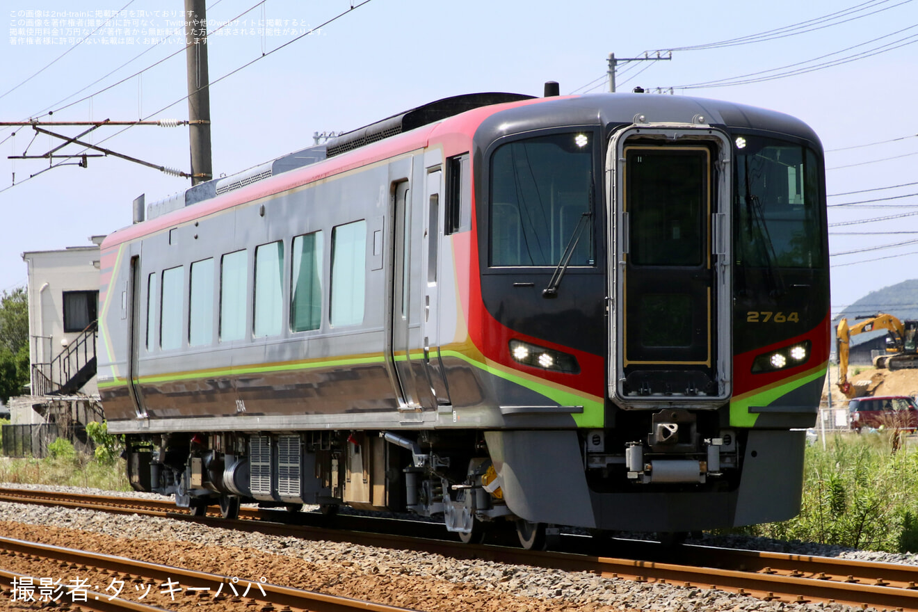 【JR四】2700系気動車2764号車が検査を終えて多度津工場出場の拡大写真