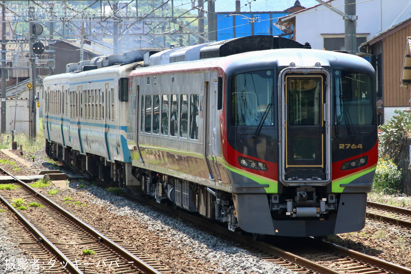 【JR四】2700系気動車2764号車が検査を終えて多度津工場出場の拡大写真