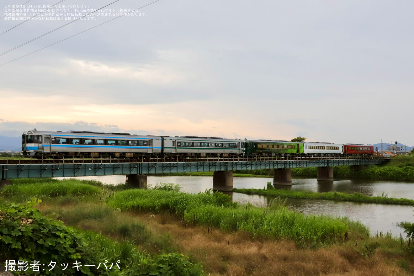 【JR四】うずしお9号に併結四国まんなか千年ものがたりが徳島まで回送の拡大写真